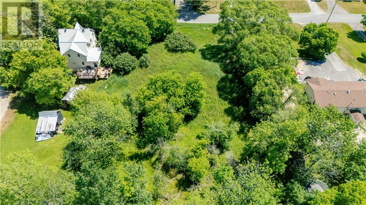 11 Thorburn Street, Gore Bay — photo 3