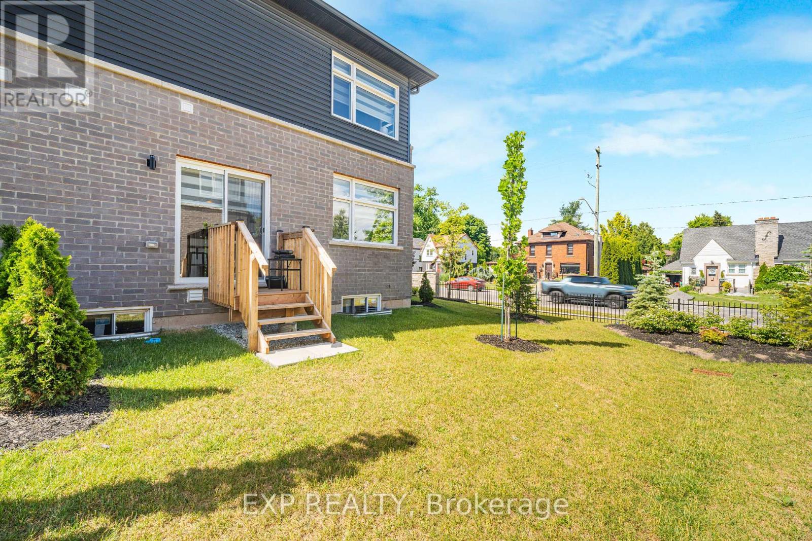 #28 5672 DORCHESTER ROAD - 32