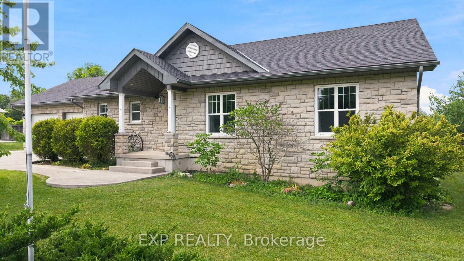 14 REGENCY DRIVE - 1