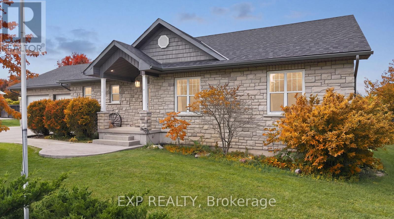 14 REGENCY DRIVE - 2