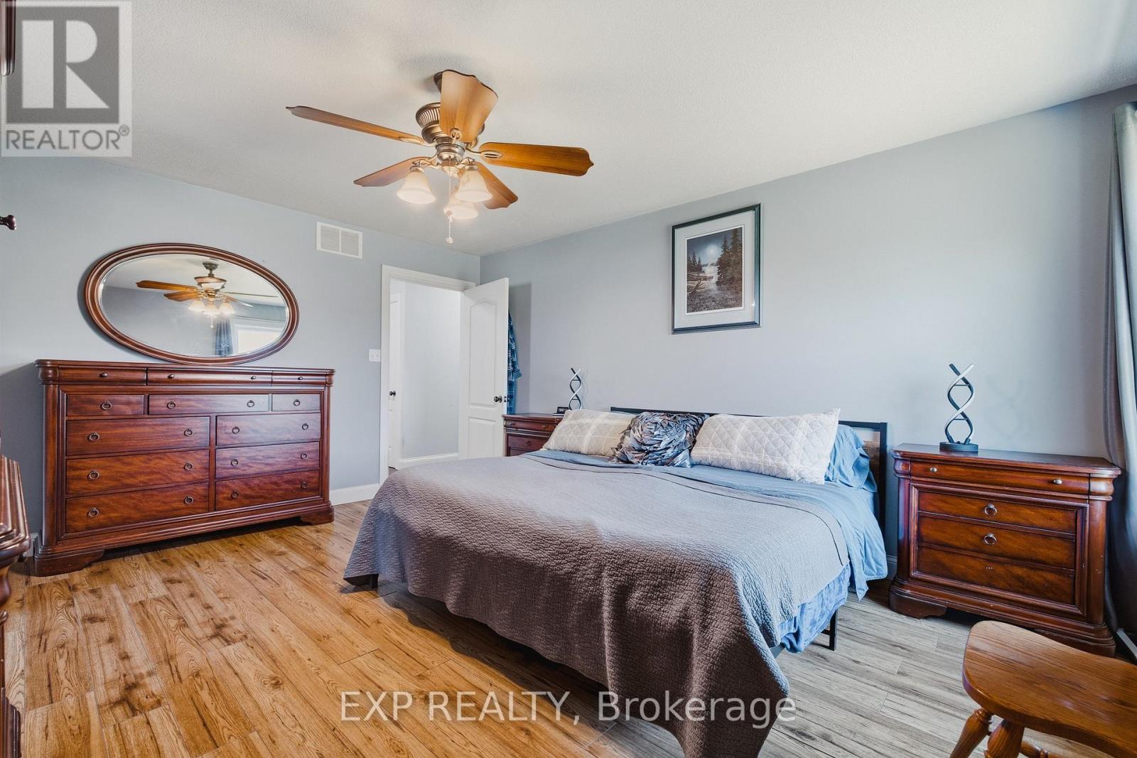 14 REGENCY DRIVE - 21