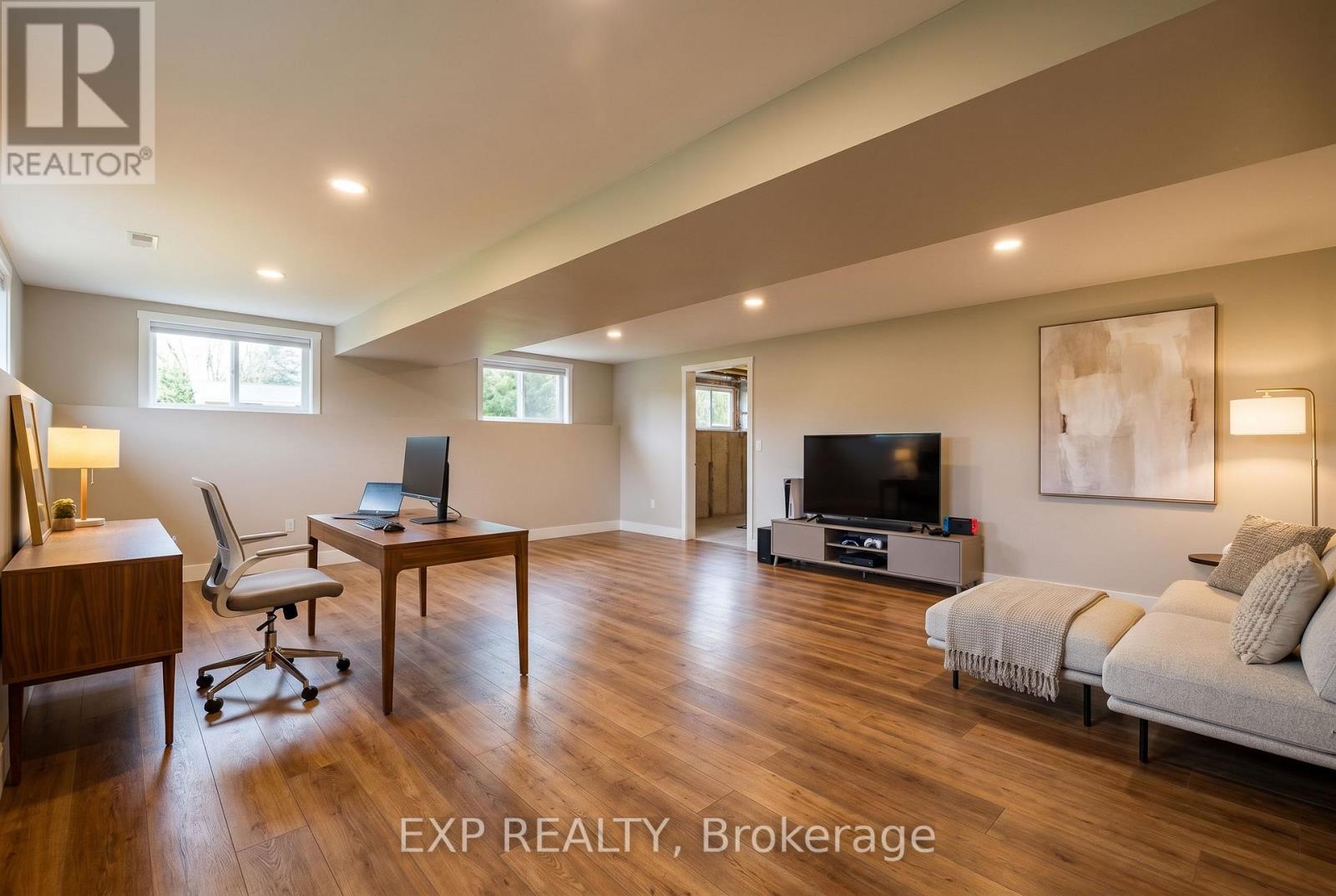 14 REGENCY DRIVE - 27
