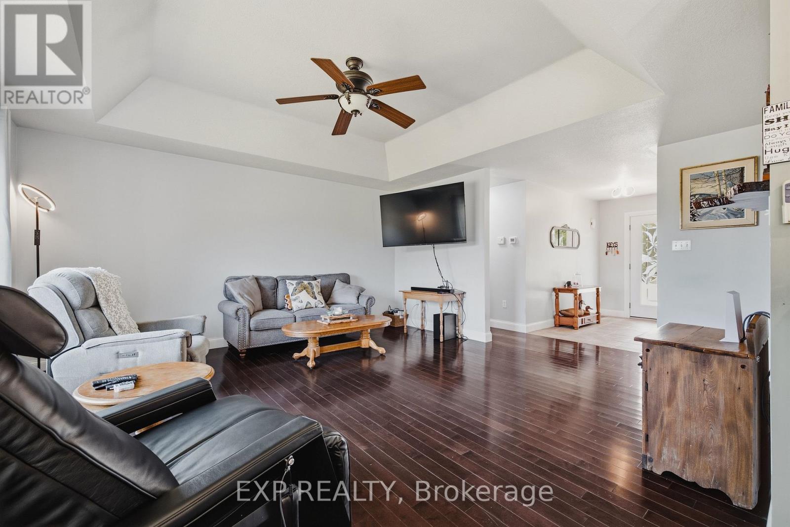 14 REGENCY DRIVE - 7