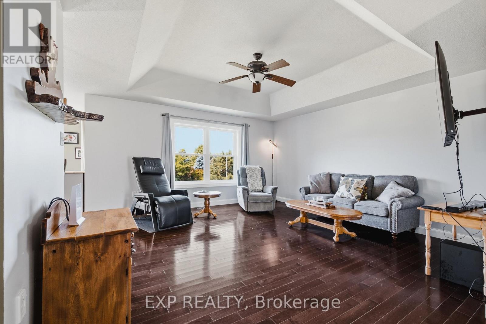 14 REGENCY DRIVE - 9