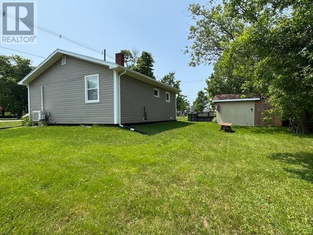 14 East Drive - 18