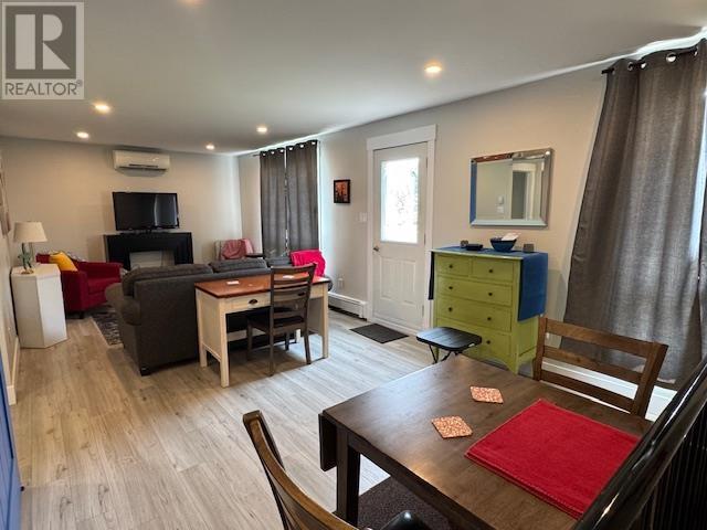 14 East Drive - 8