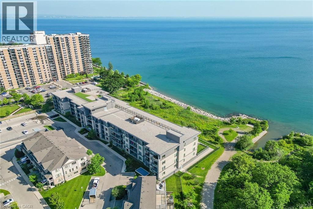 #327 35 SOUTHSHORE Crescent - 32