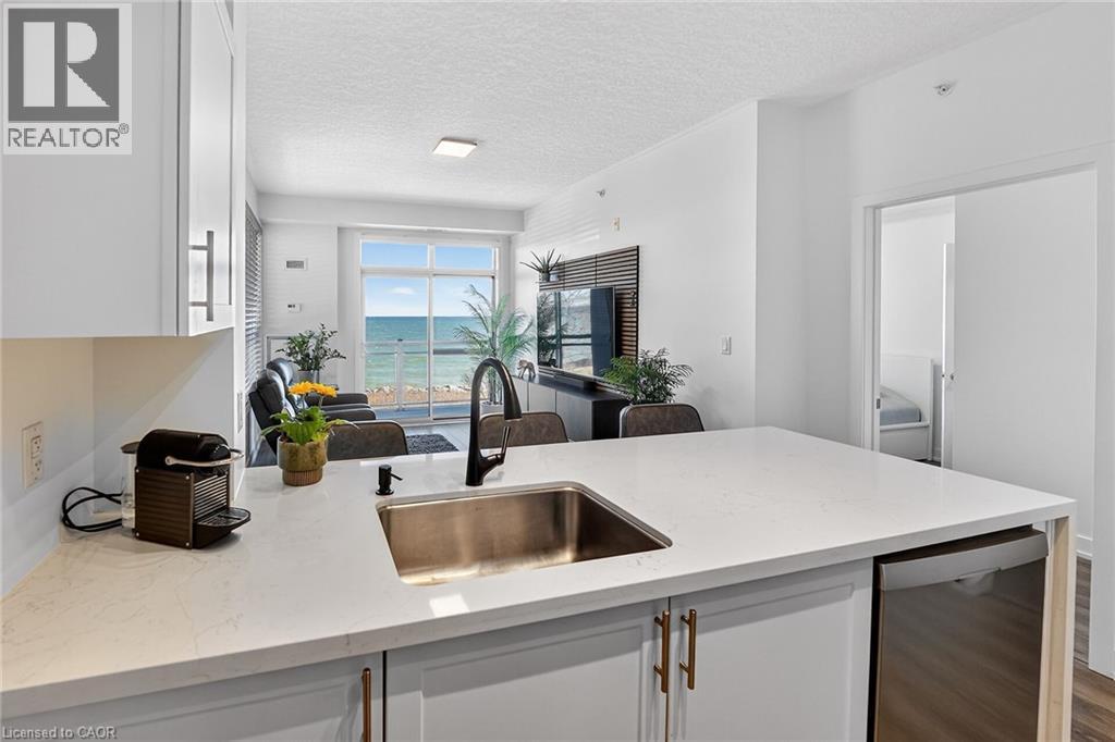 #327 35 SOUTHSHORE Crescent - 12
