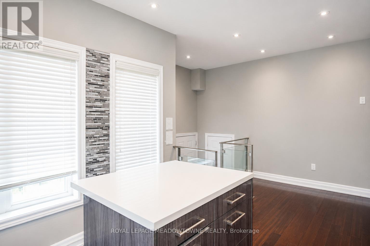 3486 EGLINTON AVENUE W - 17