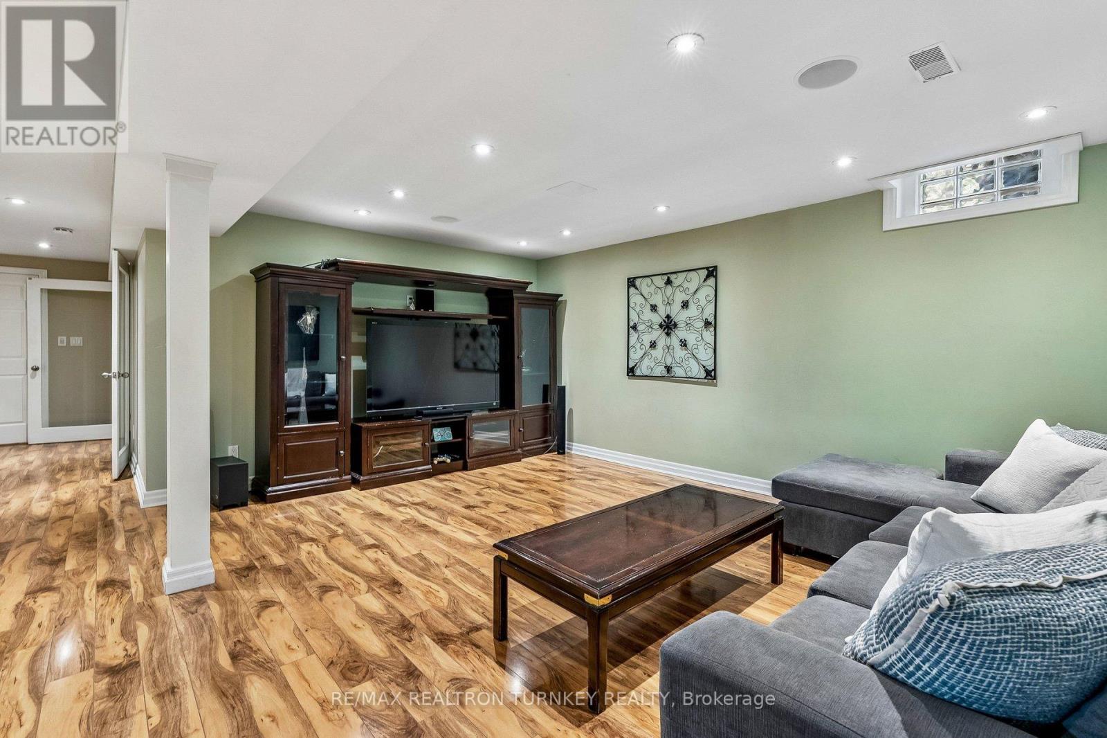 638 GAGNON PLACE - Image 33
