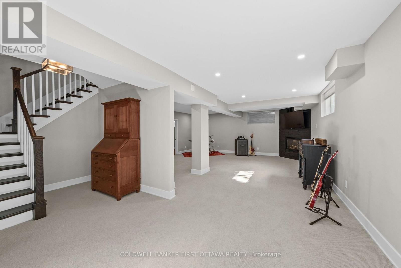 6 Bed, 5 Bath House for Sale in Ottawa – 58 IRONSIDE COURT, Ottawa – MLS# X13541740 - Image 31