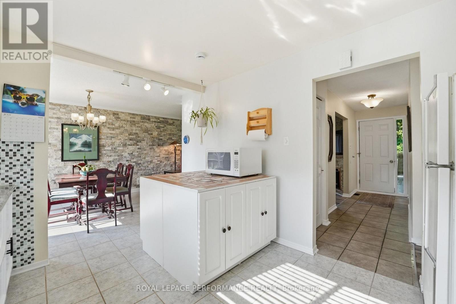 1084 Eadie Road