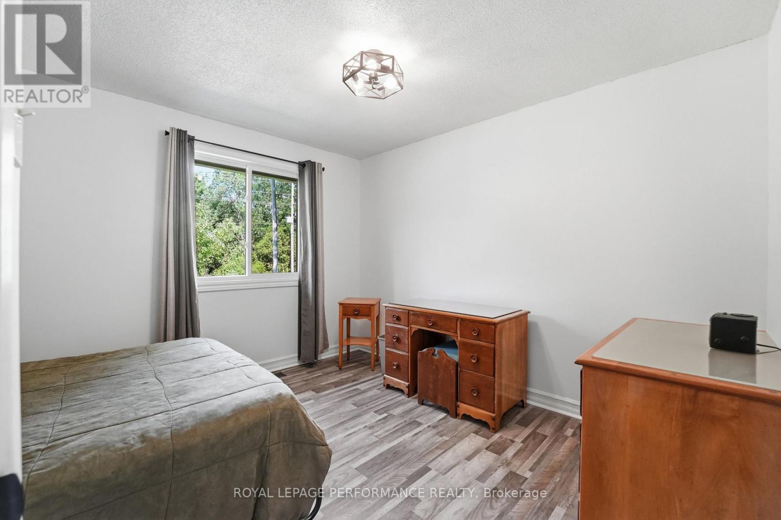 1084 Eadie Road