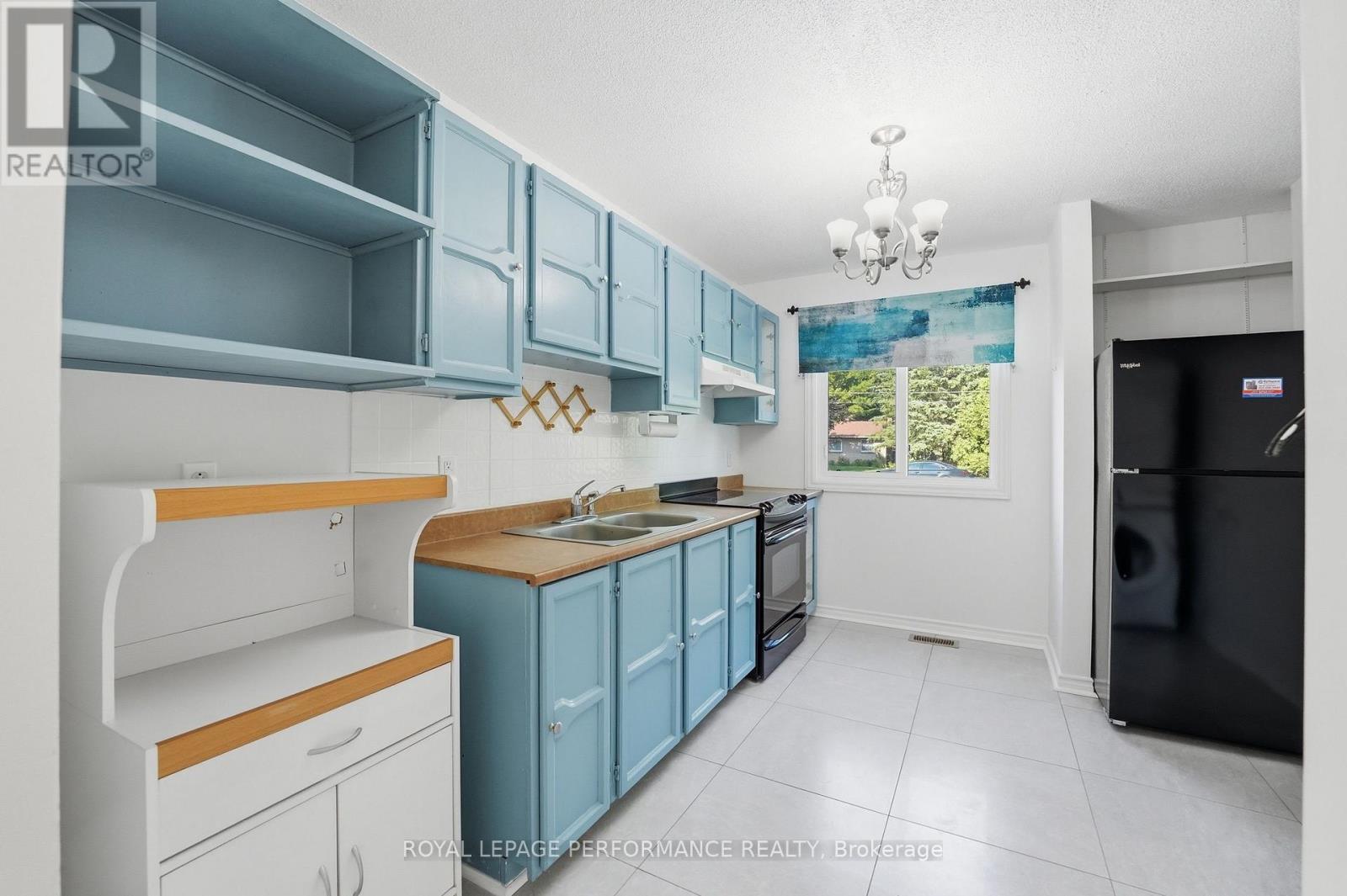 1084 Eadie Road