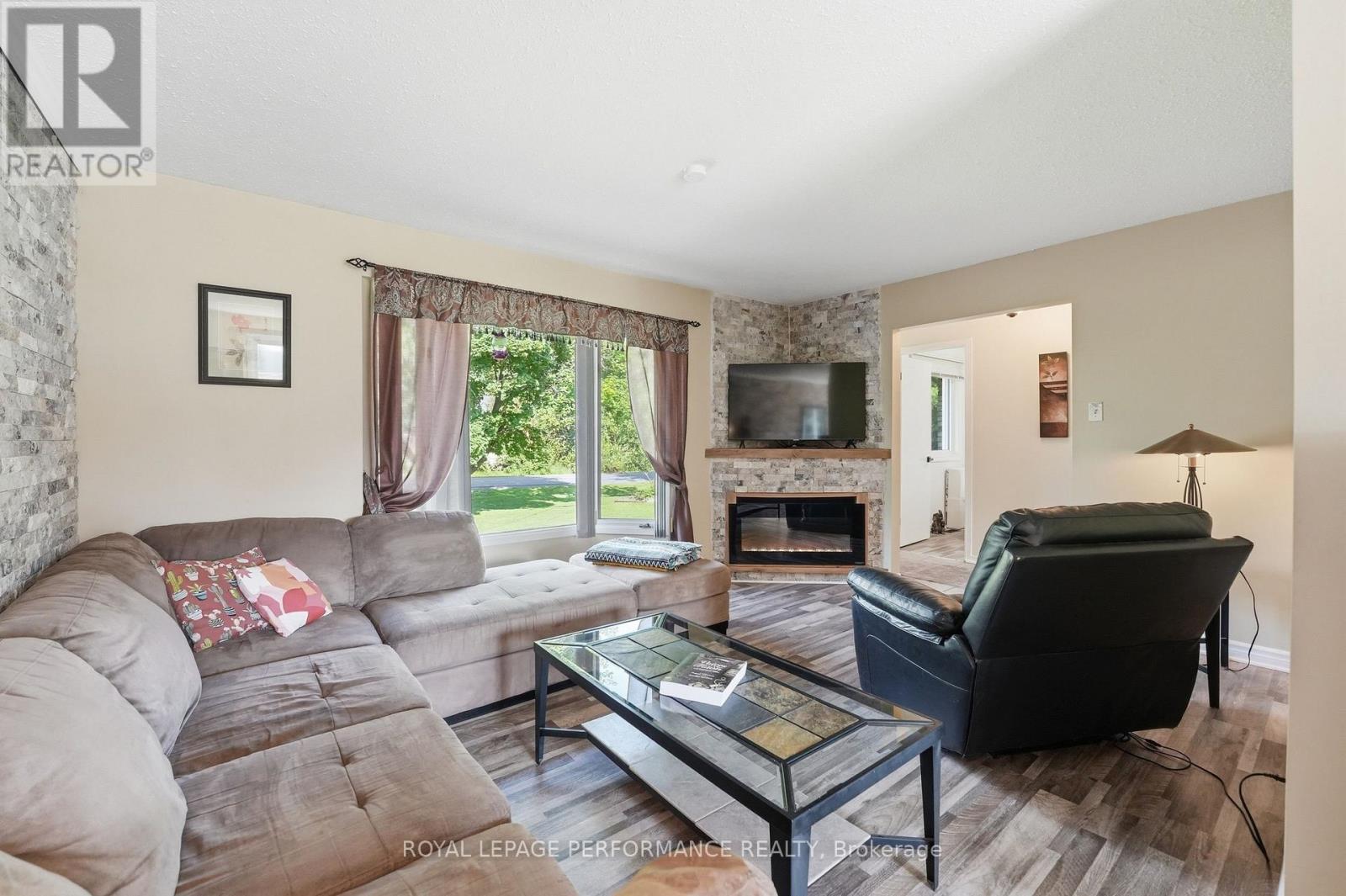 1084 Eadie Road