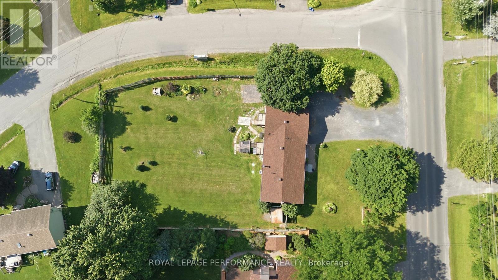 1084 Eadie Road