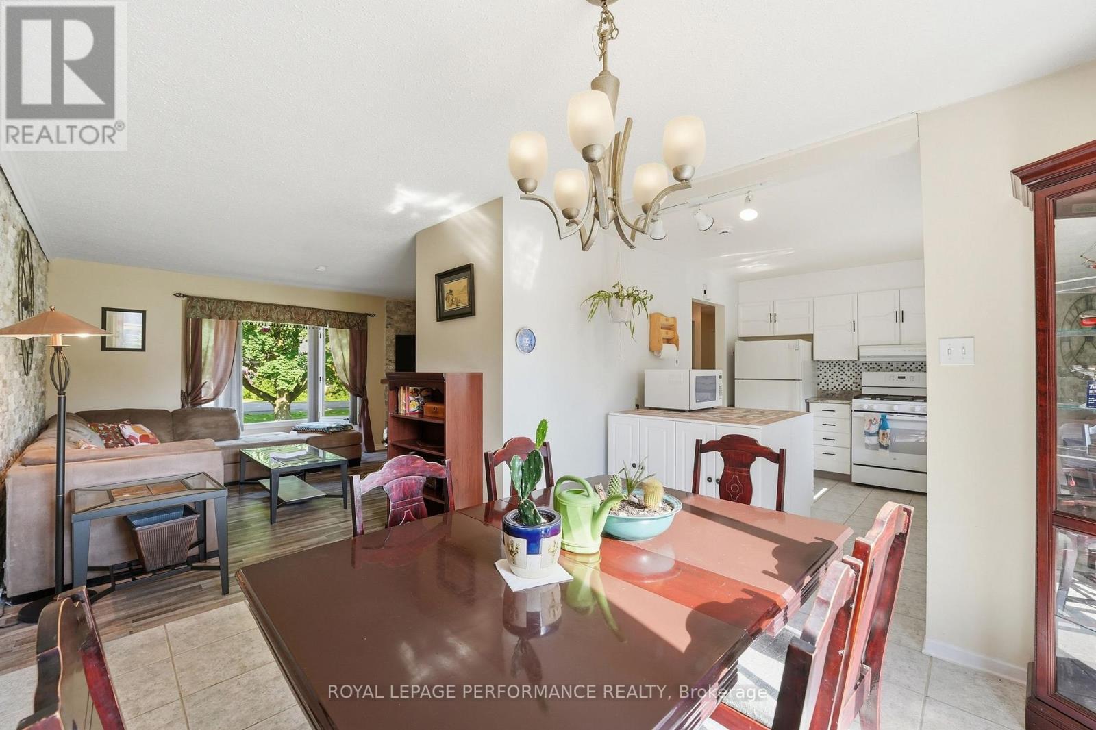 1084 Eadie Road
