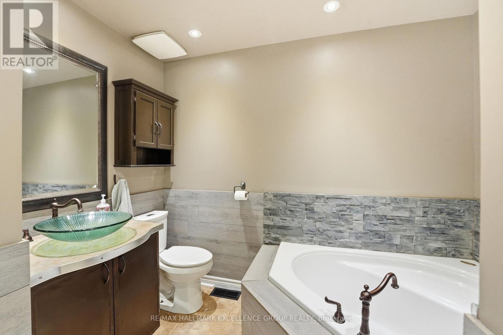 887 NESTING WAY - 33