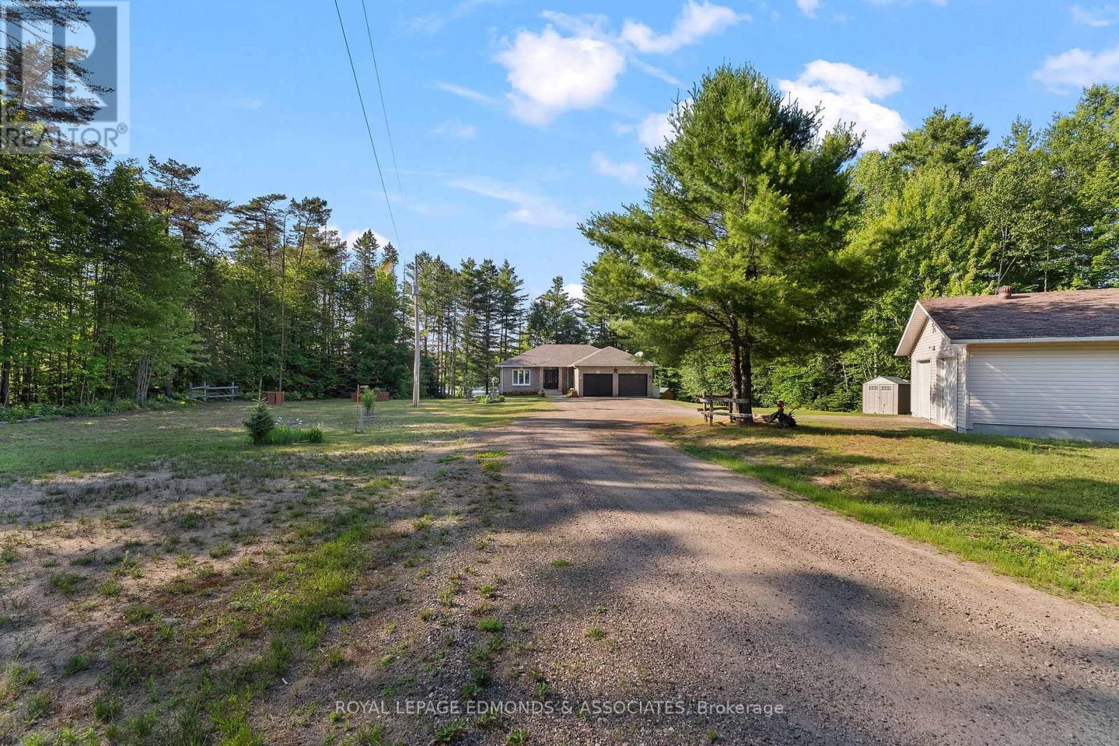 768 AIRPORT ROAD - 44