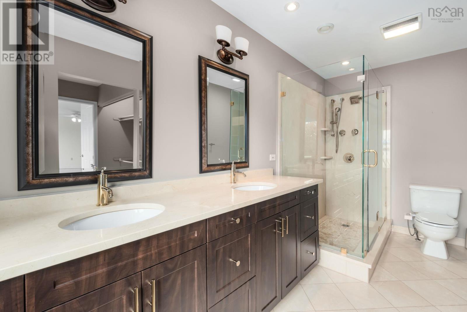 20 Cresthaven Drive - 28