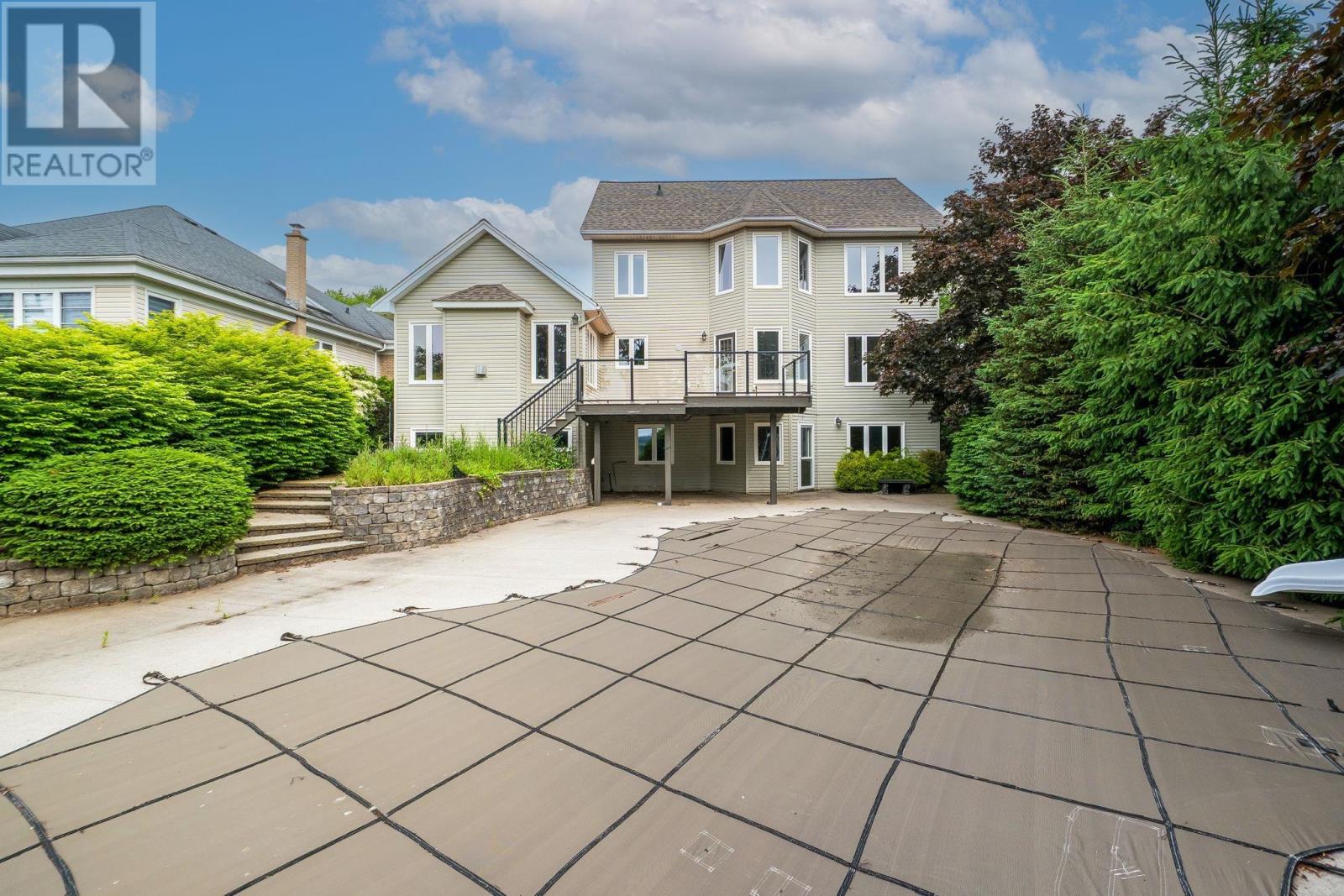 20 Cresthaven Drive - 44