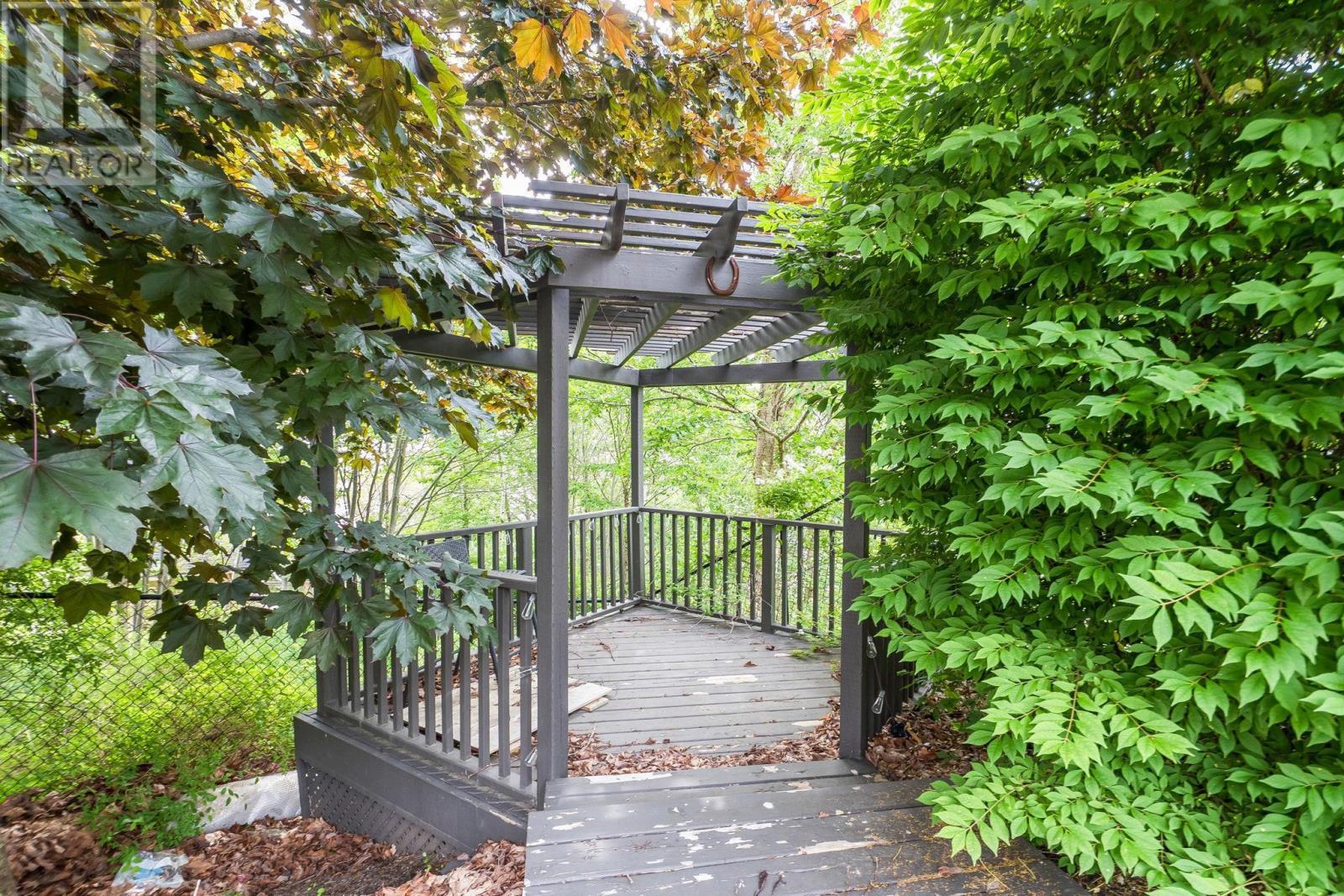 20 Cresthaven Drive - 45