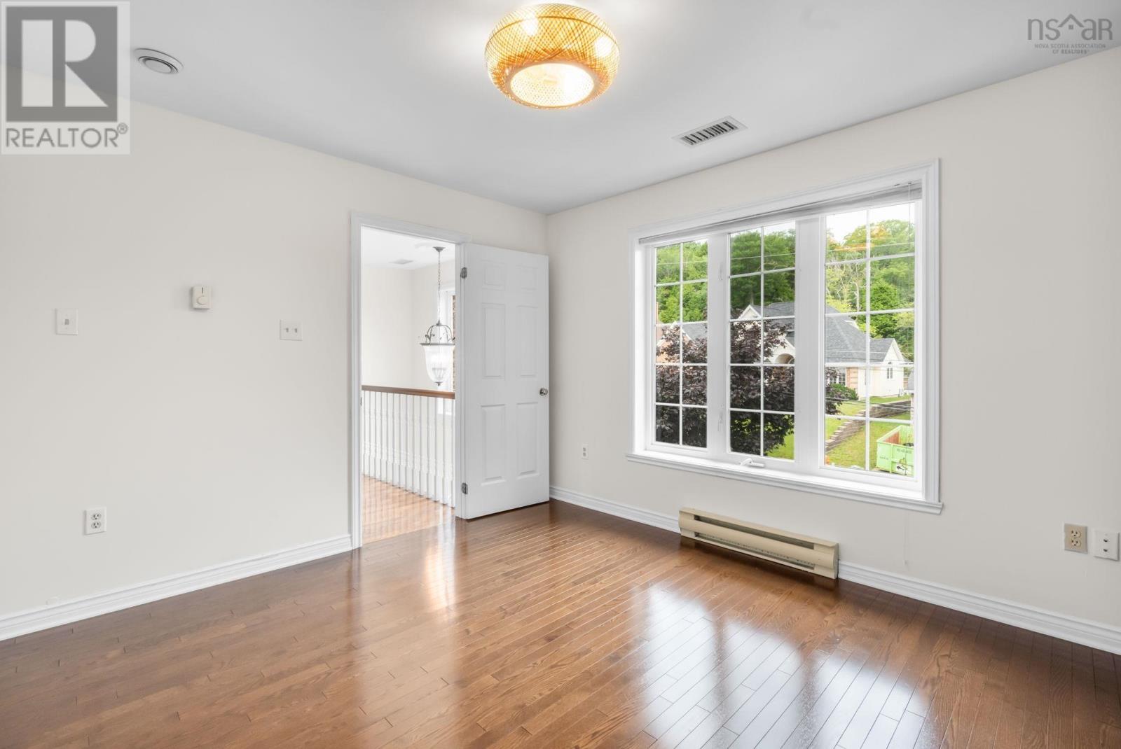 20 Cresthaven Drive - 32