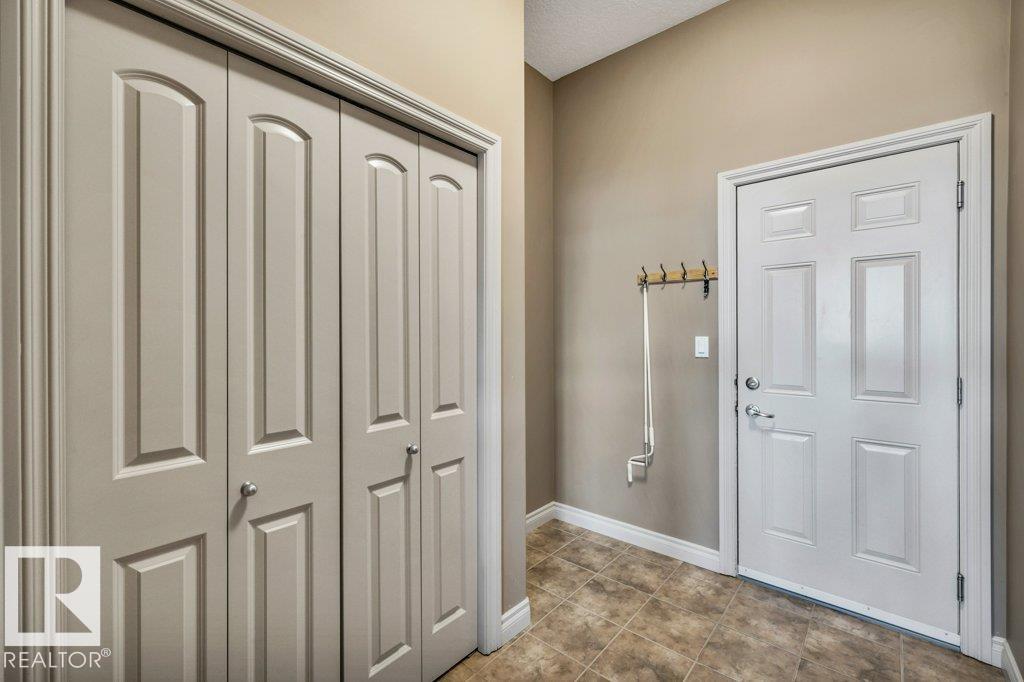 #17 12610 15 AV SW - 27