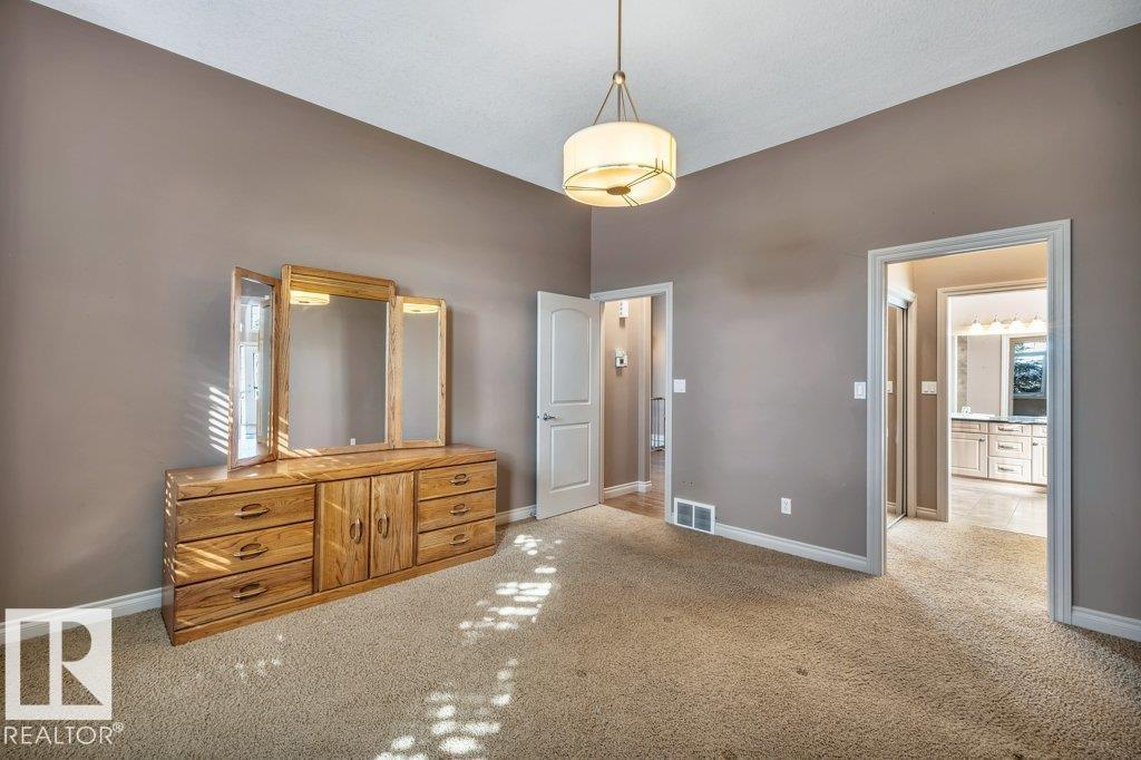#17 12610 15 AV SW - 21