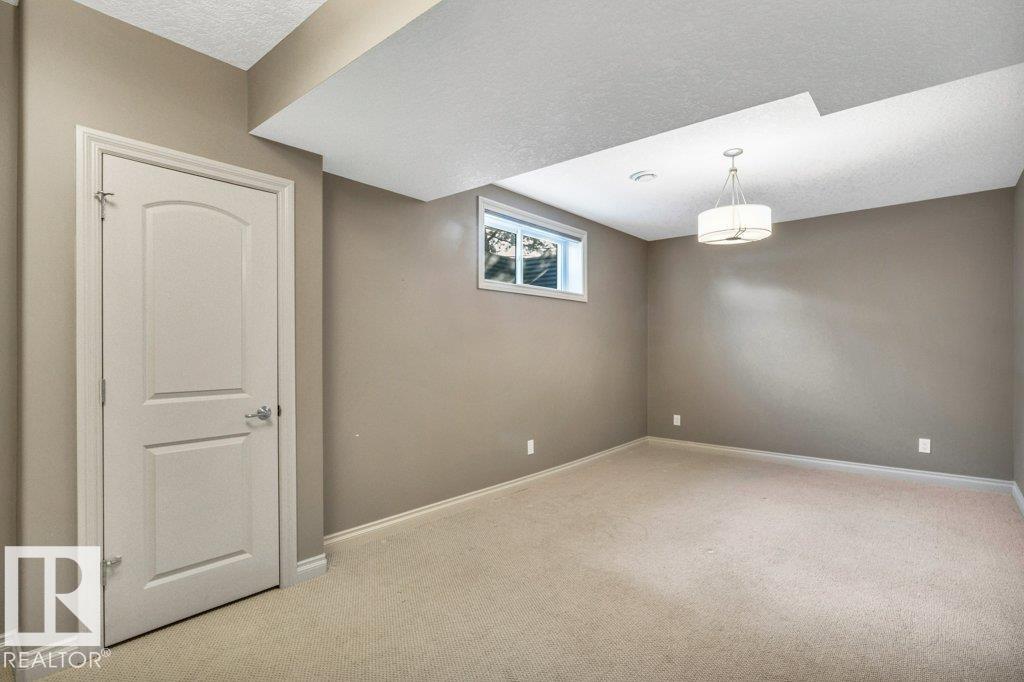 #17 12610 15 AV SW - 31