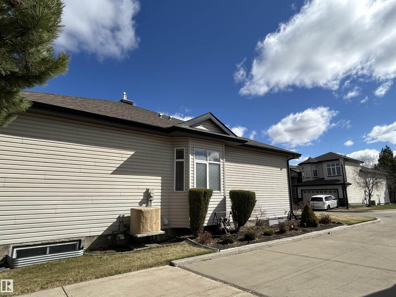 #17 12610 15 AV SW - 39