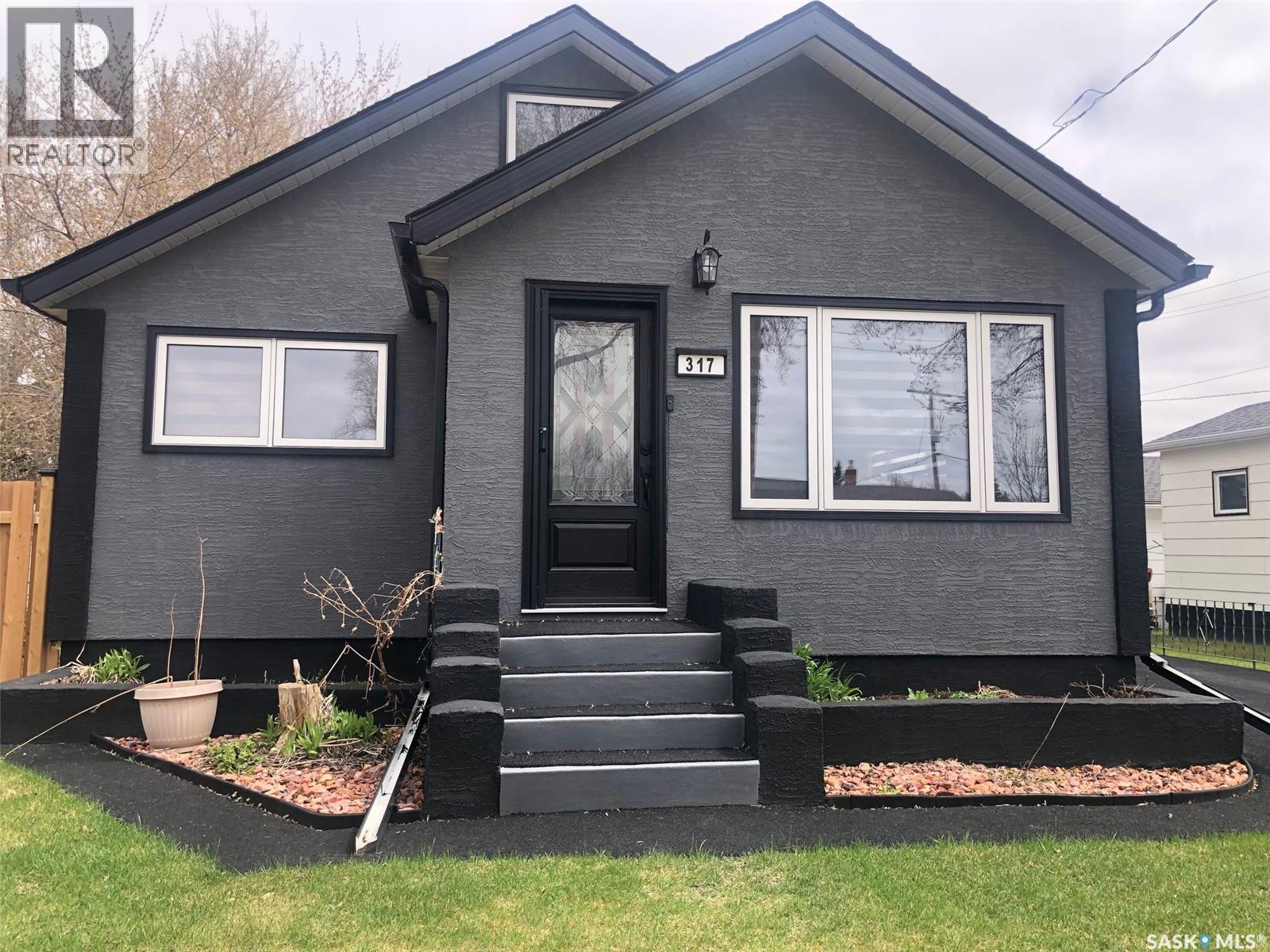 317 Maple AVENUE - 1