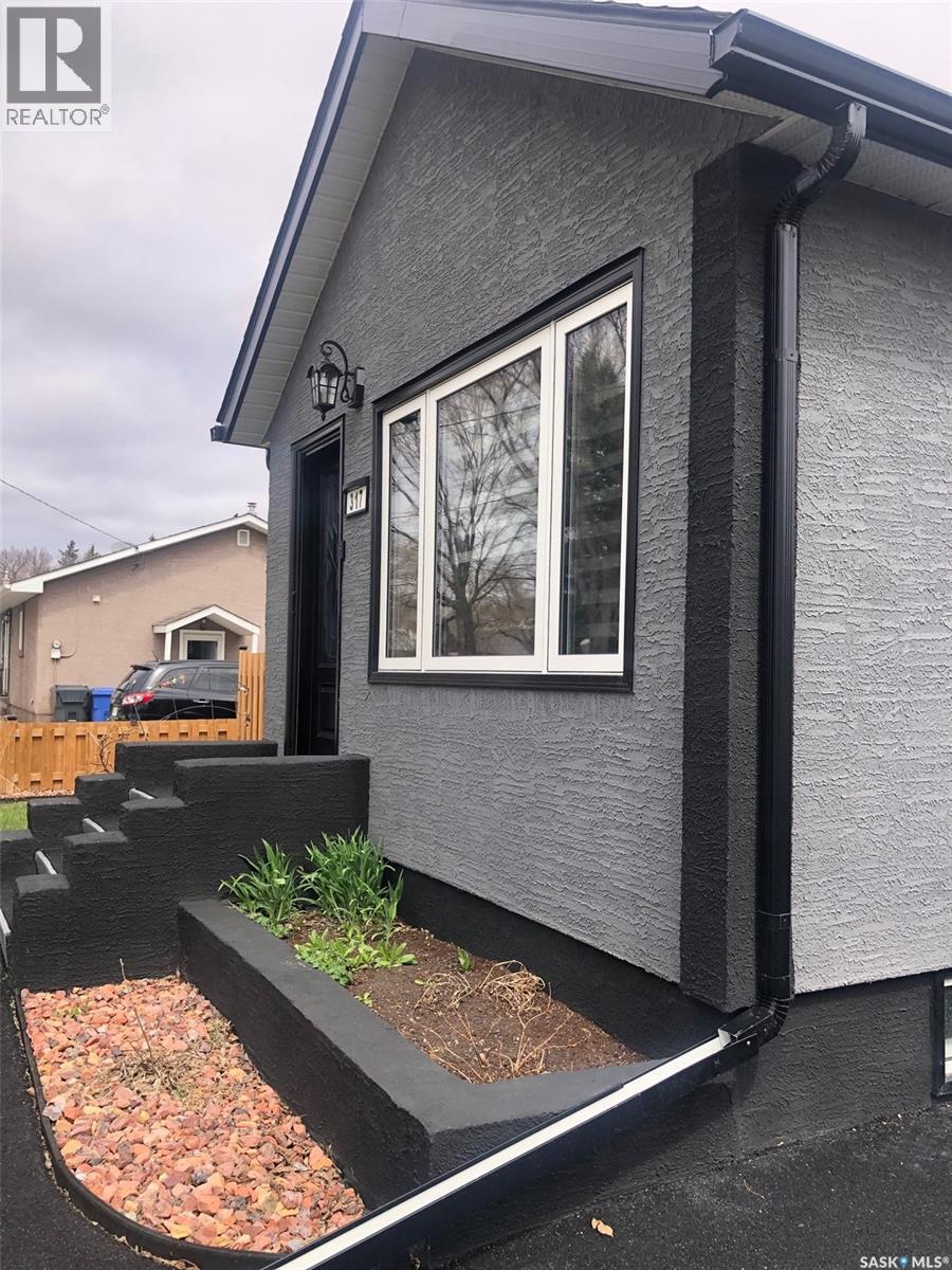 317 Maple AVENUE - 10