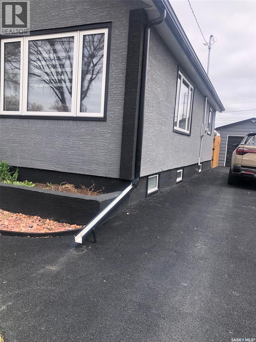 317 Maple AVENUE - 12