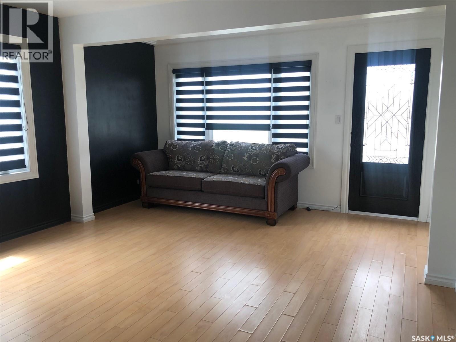 317 Maple AVENUE - 38