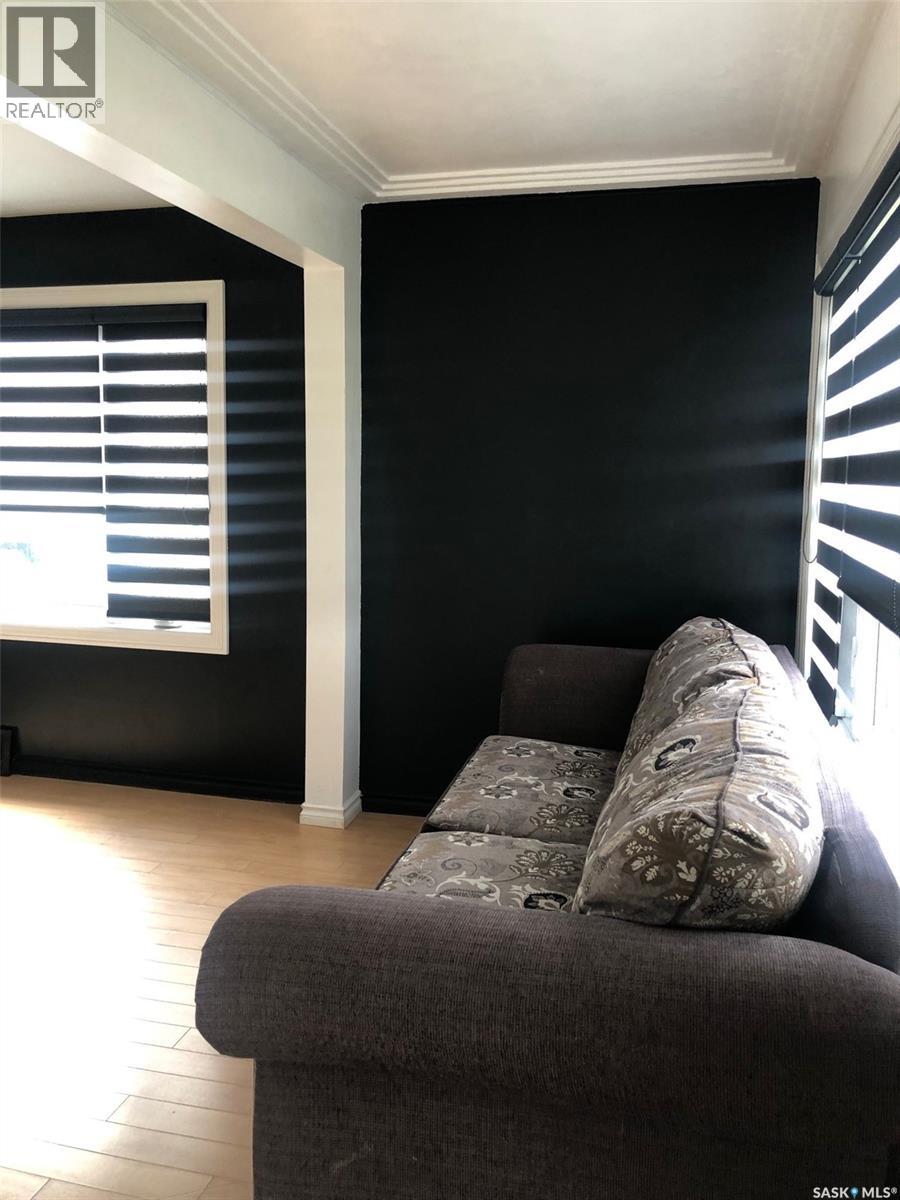 317 Maple AVENUE - 43