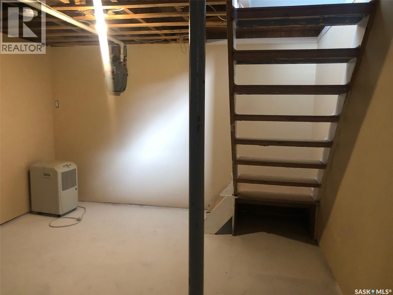 317 Maple AVENUE - 62