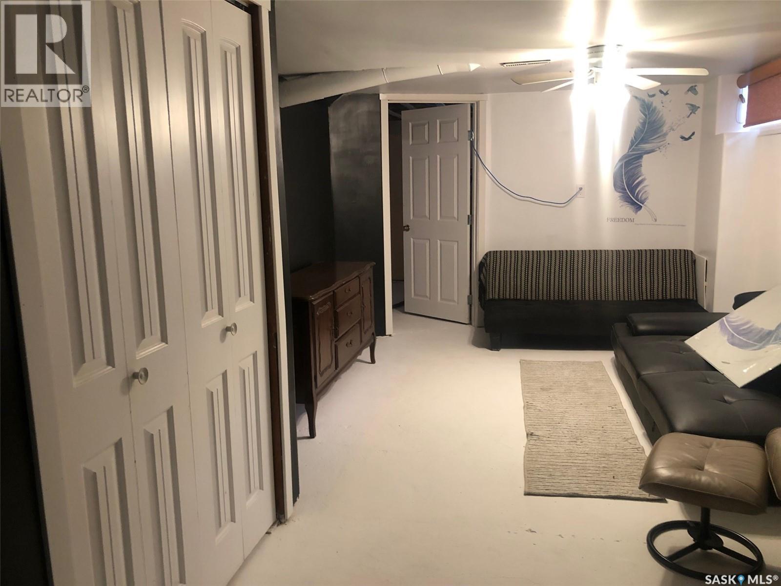 317 Maple AVENUE - 64