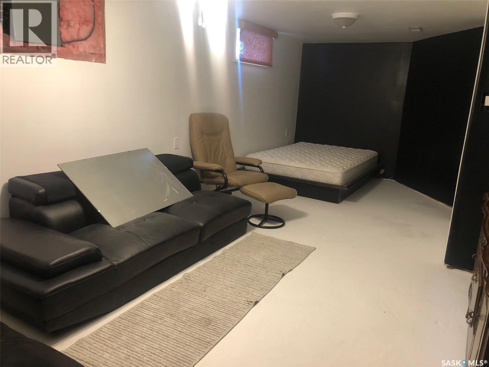 317 Maple AVENUE - 65