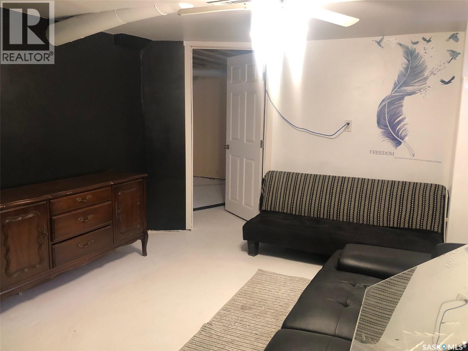 317 Maple AVENUE - 66