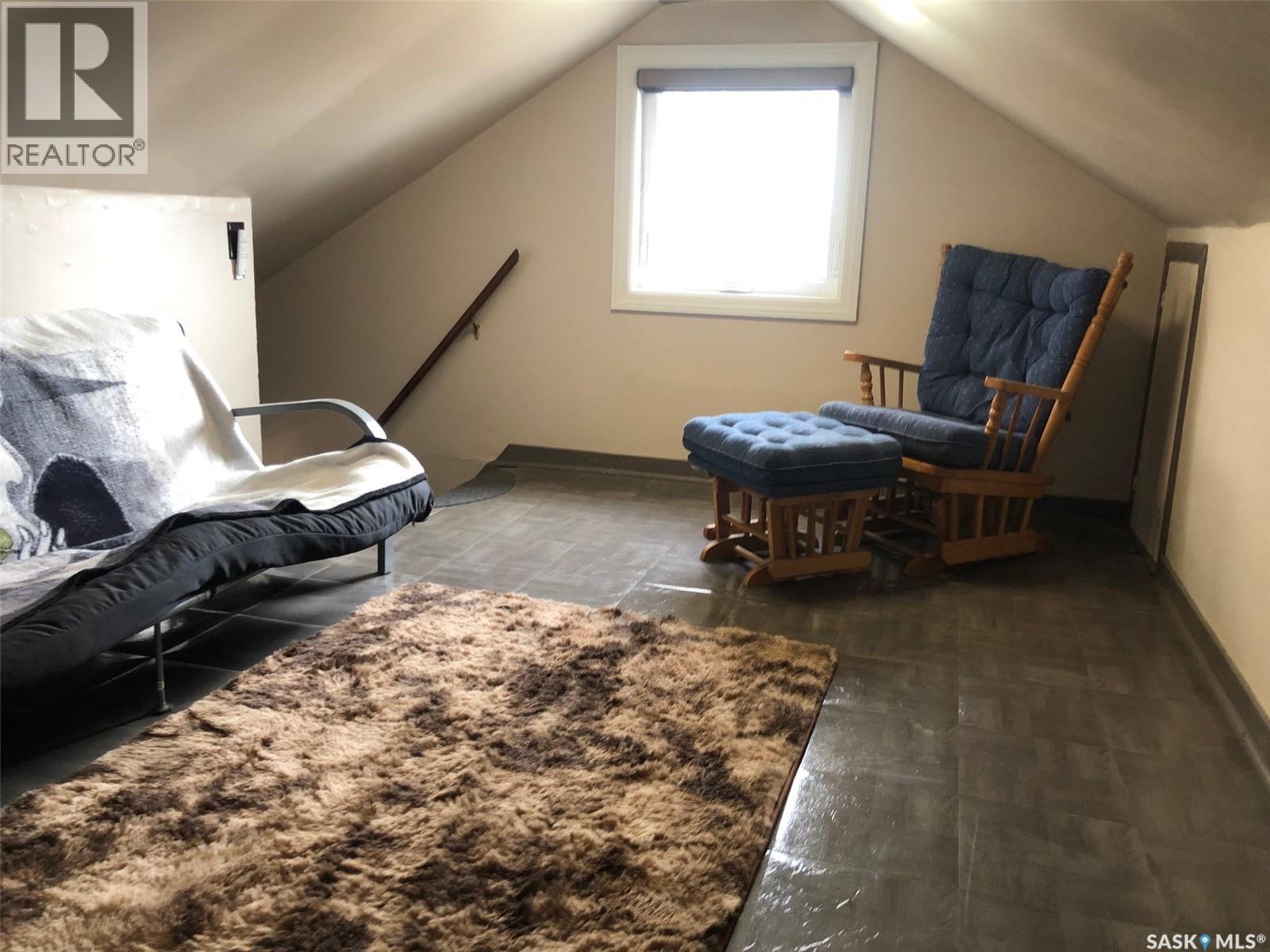 317 Maple AVENUE - 85