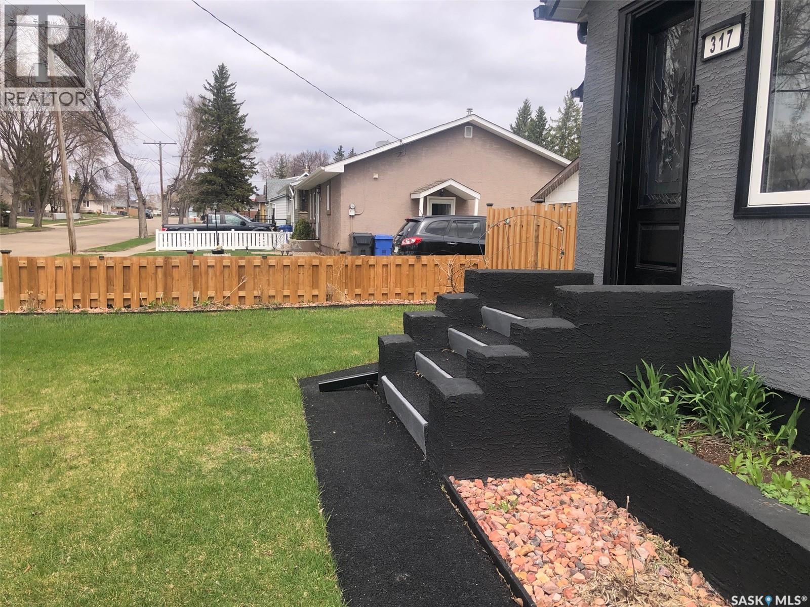317 Maple AVENUE - 9