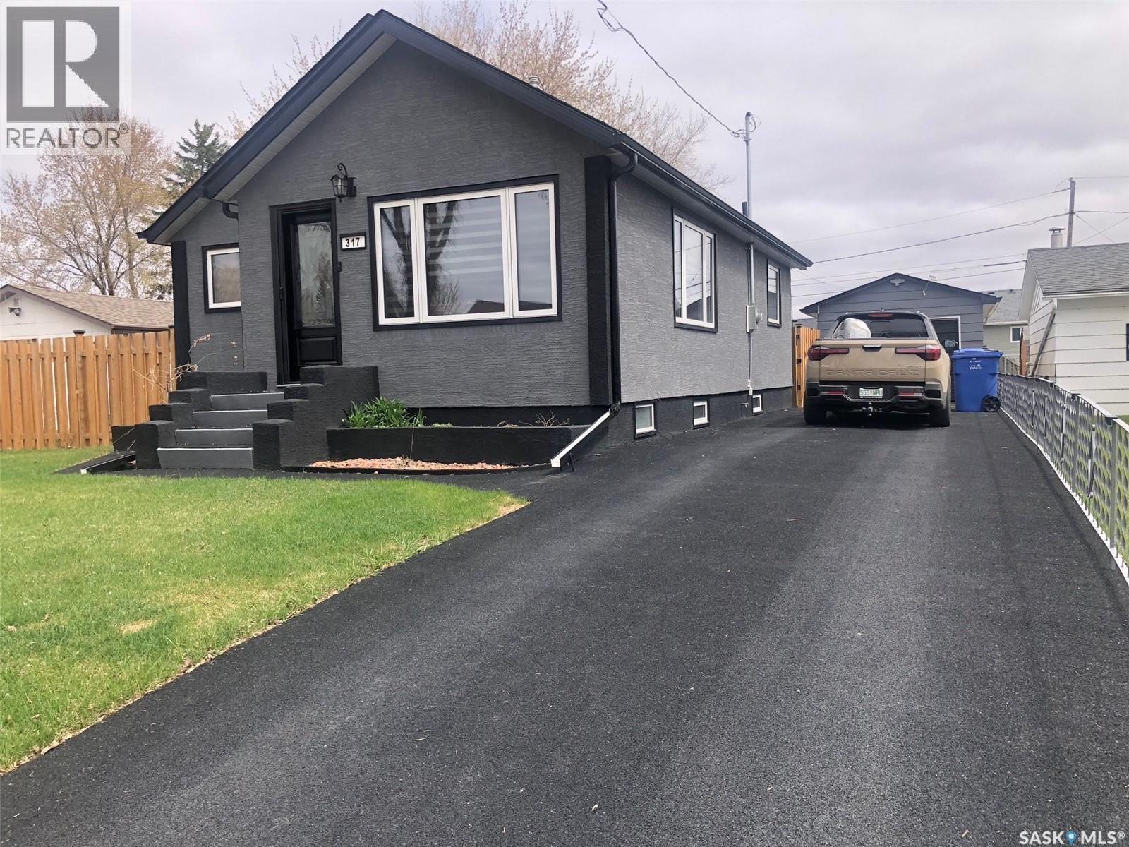 317 Maple AVENUE - 90