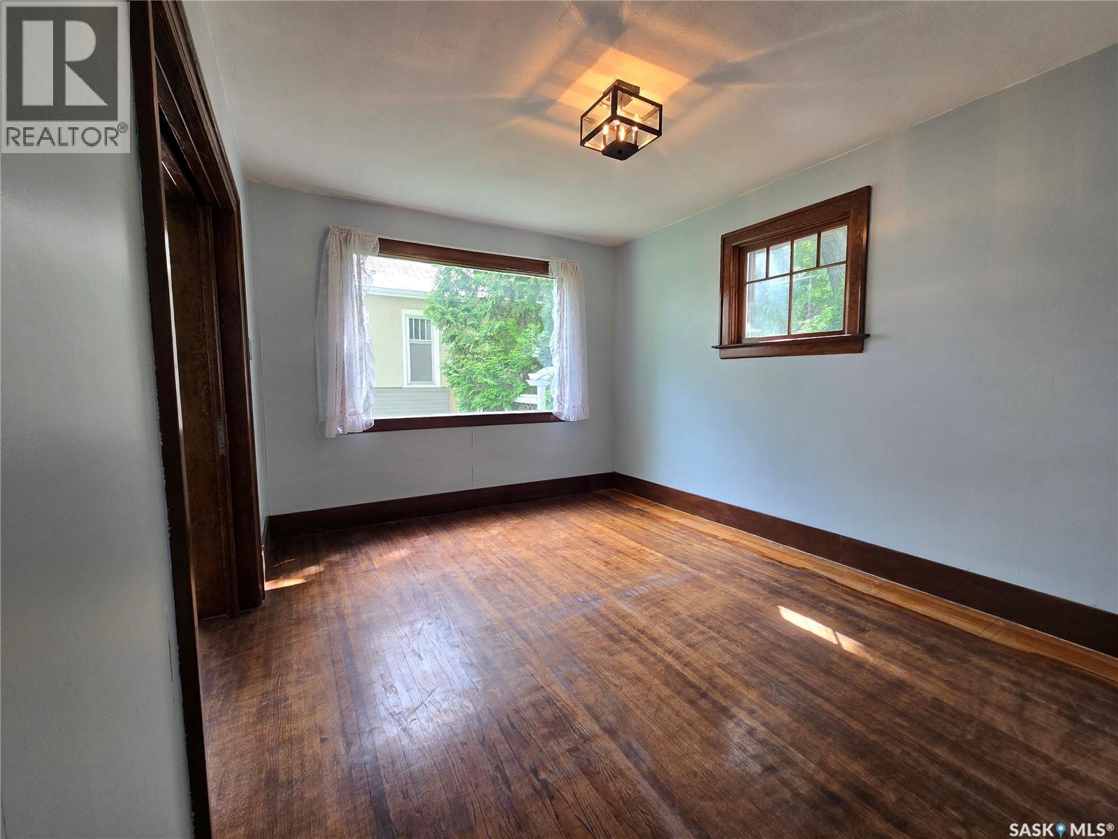 120 8th STREET E - 12