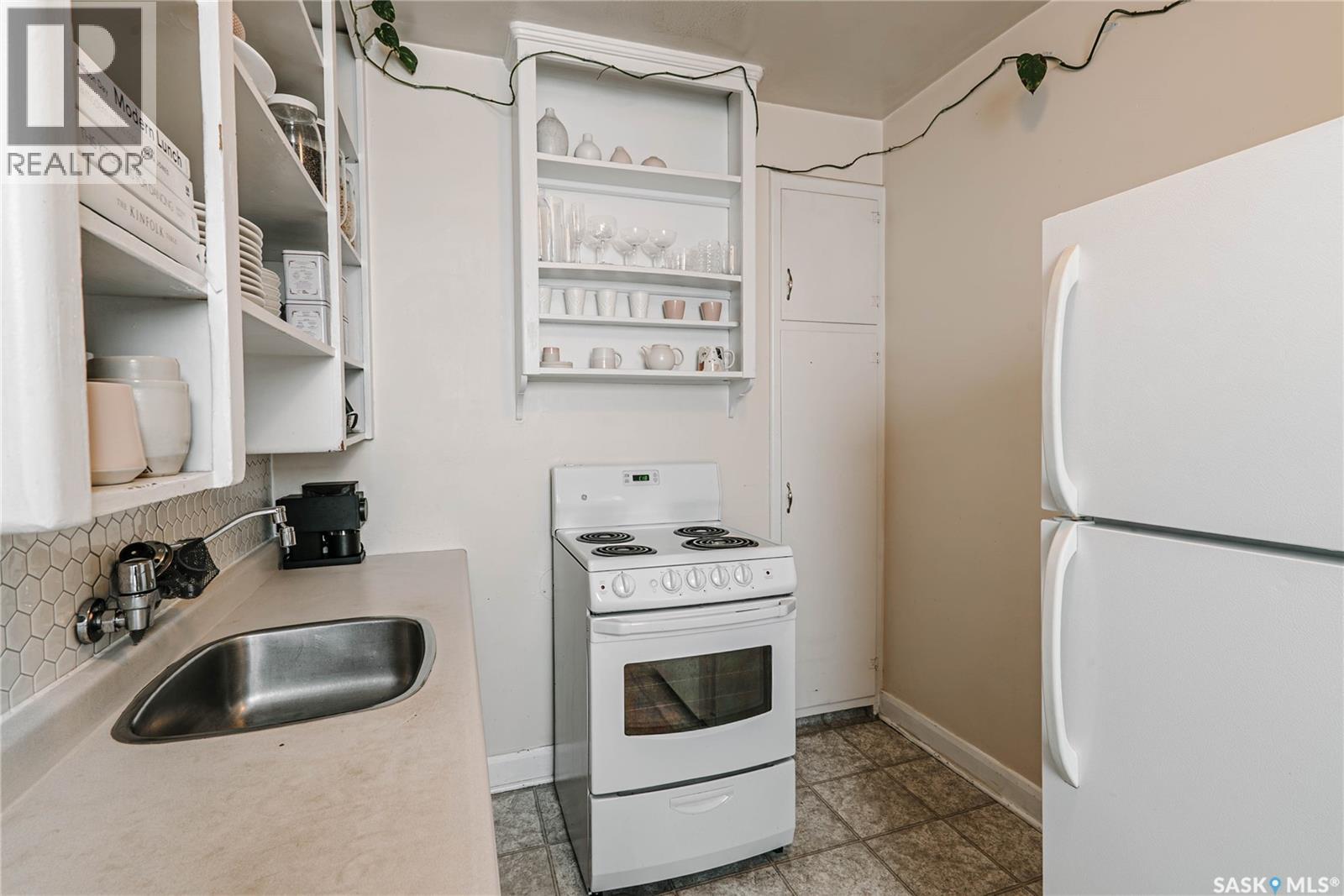 710 McPherson AVENUE - 10