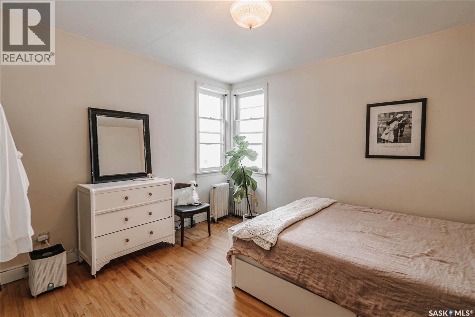 710 McPherson AVENUE - 12