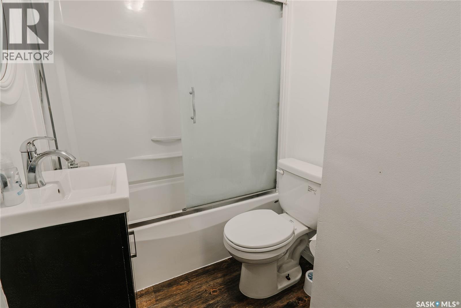 710 McPherson AVENUE - 25