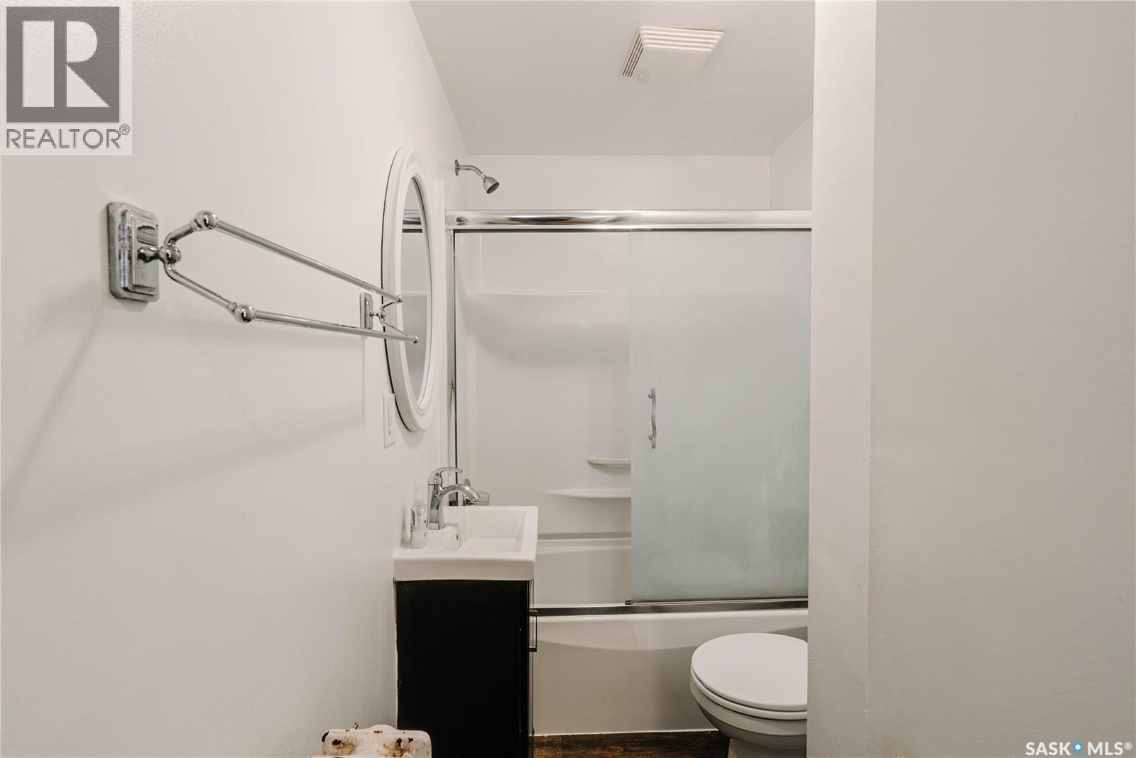 710 McPherson AVENUE - 28