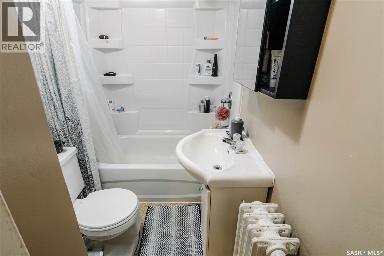 710 McPherson AVENUE - 54