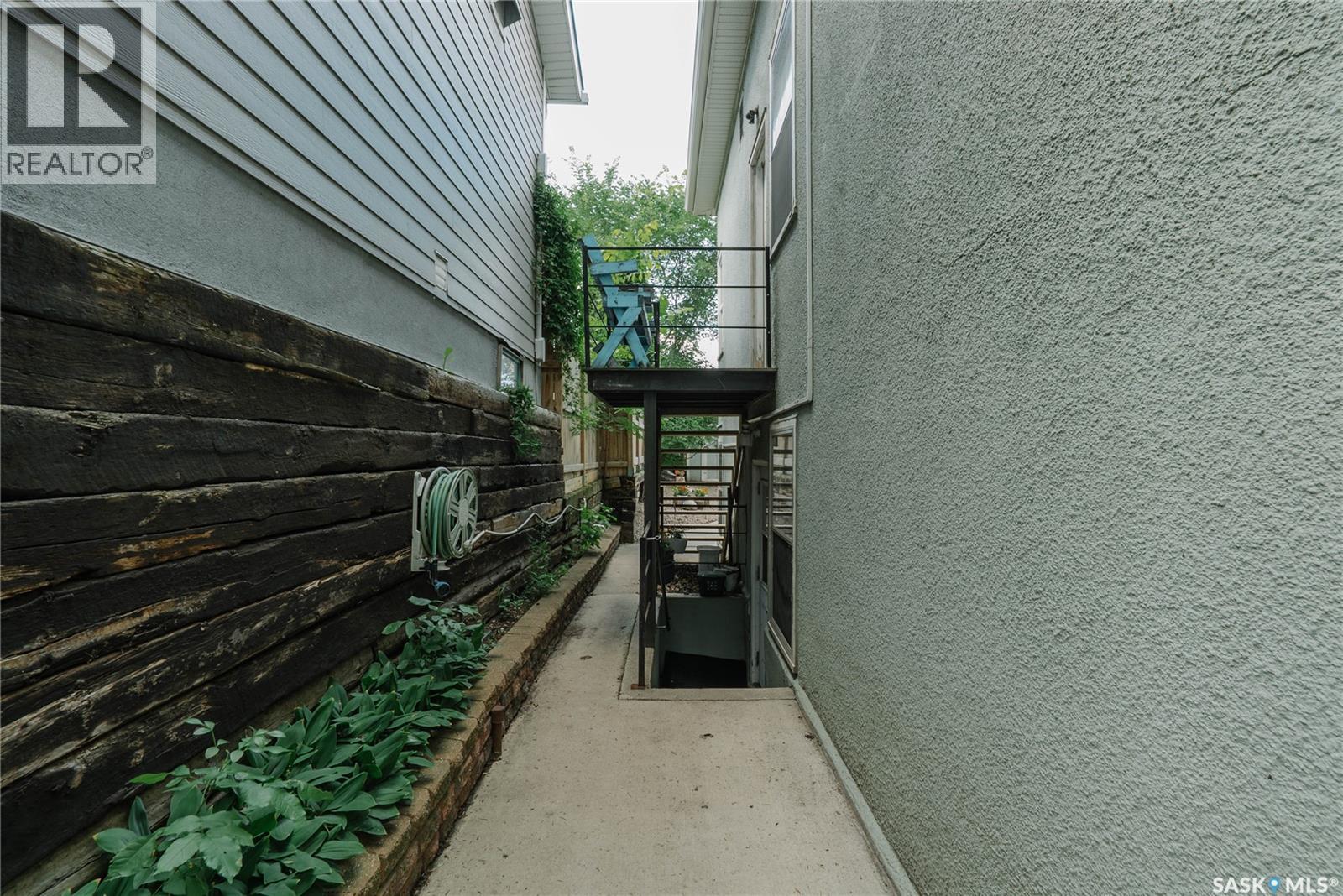 710 McPherson AVENUE - 60